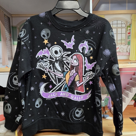 The Nightmare Before Christmas Sweatshirt - Picture 1 of 5